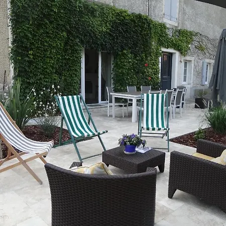 Couette-café Les Tilleuls - D'hôtes - La Rochefoucauld