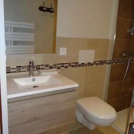 Les Tilleuls - D'hôtes - Alojamento de Acomodação e Pequeno-almoço 3*