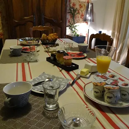 Les Tilleuls - D'hôtes - Alojamento de Acomodação e Pequeno-almoço La Rochefoucauld